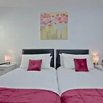 5 Fistral Beach, Newquay